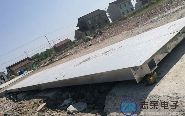 12月08日山东湖东滞洪区建造工程向上海地磅厂家订购一批50吨地磅